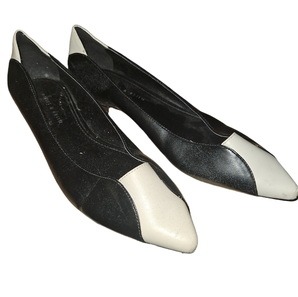 Charles & Keith Black & White flats - Picture 3 of 12